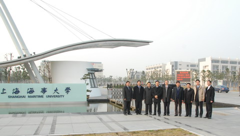 上海海运学院(现名上海海事大学)海商法专业研究生毕业,法学硕士学位