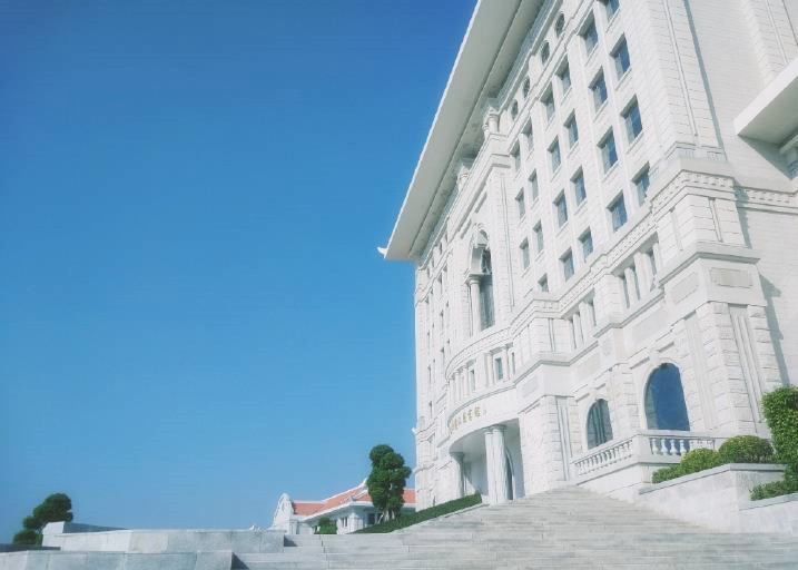 图为"翔安皇家理工"图书 馆